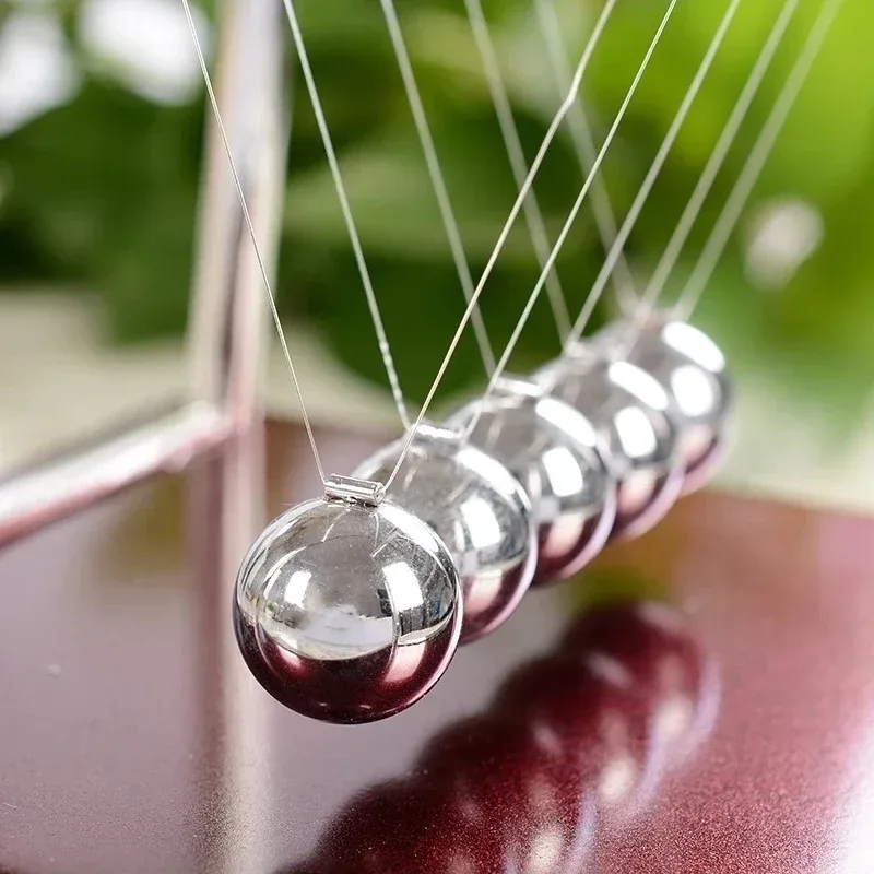 Newton Cradle Steel Balance Ba - Renewable Energy Lab recension och pris